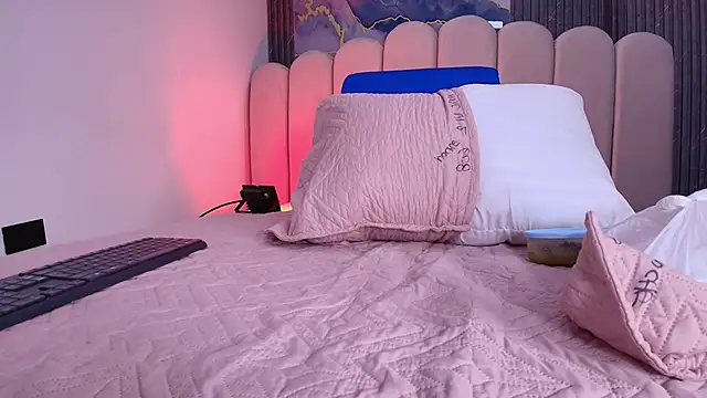 abbyrouss  online show from December 2, 2025, 3:07 am