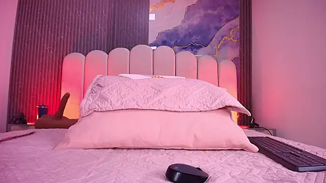 abbyrouss  online show from December 3, 2025, 3:07 am