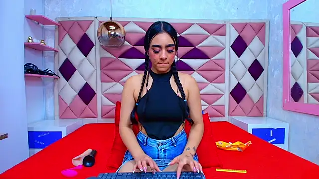 abbyrouss  online show from September 14, 2025, 3:07 am