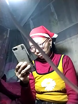 -Xuka-200 online show from March 11, 2026, 12:43 pm