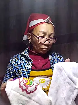 -Xuka-200 online show from February 5, 2026, 2:13 pm