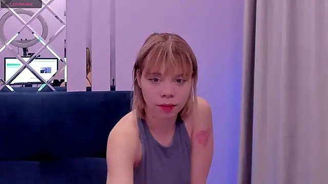 Snapshot of KittyGolden chatting on September 24, 2025, 5:47 am KittyGolden online show from September 24, 2025, 5:47 am