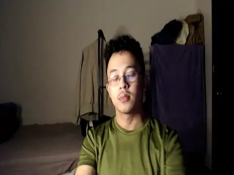 itsyour Asianboy15 online show from April 14, 2026, 2:44 pm