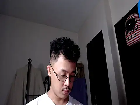 itsyour Asianboy15 online show from April 16, 2026, 9:32 am