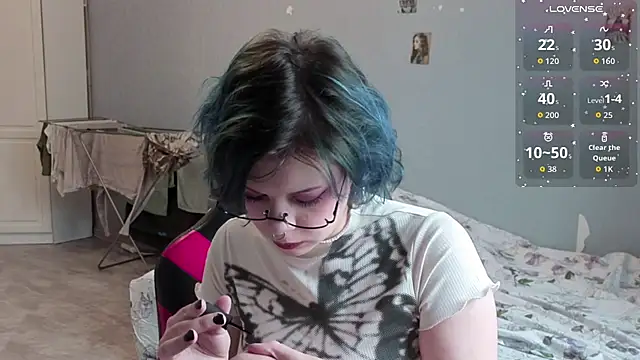 Alice Zev online show from November 8, 2025, 11:47 am