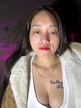 chipp-bong online show from November 24, 2025, 2:06 pm