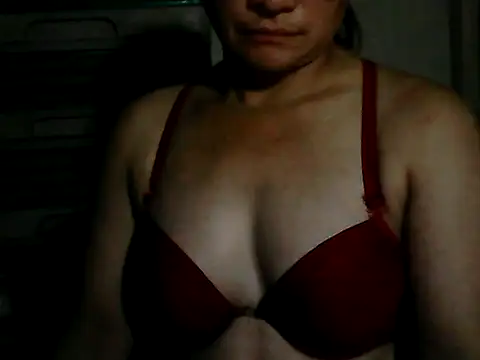 yoursPinayMama1682 online show from October 1, 2025, 11:47 am