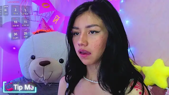 april bennett online show from June 24, 2026, 1:43 pm