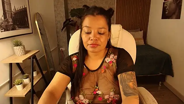 Scarletth Moon online show from October 1, 2025, 12:42 pm