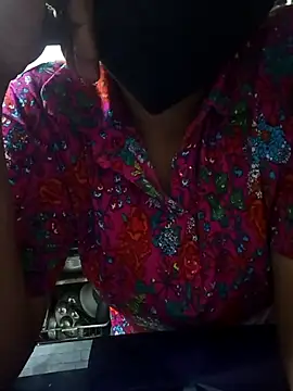 Snapshot of hottie_jenny9 chatting on September 18, 2025, 12:24 am hottie jenny9 online show from September 18, 2025, 12:24 am