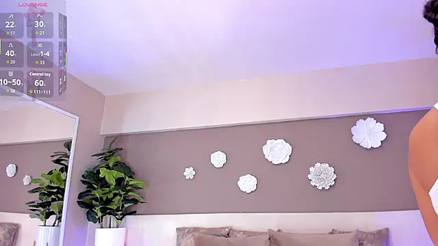 Snapshot of VictoriaShelby chatting on February 27, 2026, 11:43 am VictoriaShelby online show from February 27, 2026, 11:43 am