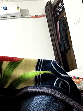 Snapshot of Chanderi19 chatting on February 18, 2026, 4:14 pm Chanderi19 online show from February 18, 2026, 4:14 pm