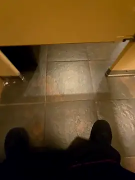 maxelbueno online show from December 17, 2025, 11:43 pm