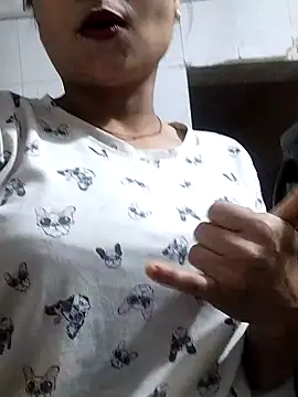 Hot-Pooja25 online show from September 30, 2025, 4:07 am