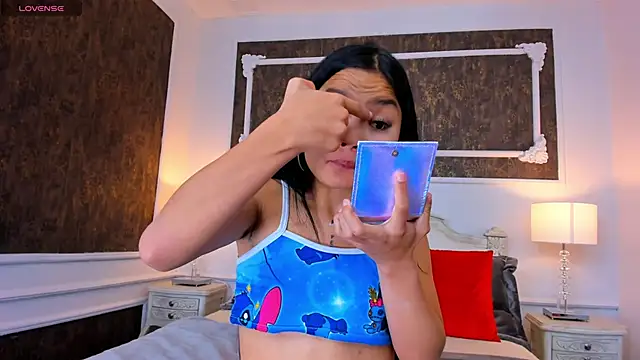 SharonBonet online show from October 12, 2025, 1:34 pm