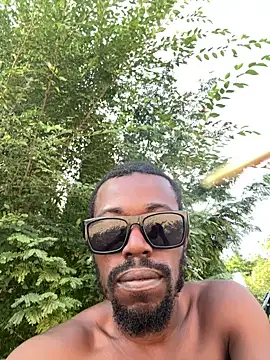 Snapshot of toy-boyluv chatting on September 21, 2025, 5:40 pm toy-boyluv online show from September 21, 2025, 5:40 pm