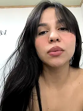 Daniela-rosee online show from November 5, 2025, 8:23 pm