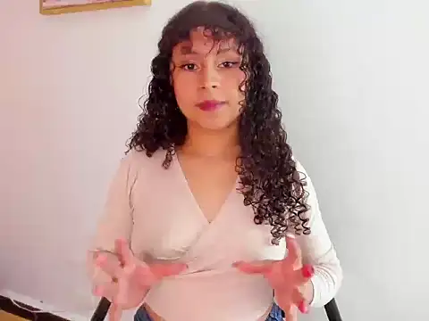 Sofiapassionne online show from November 18, 2025, 12:30 pm