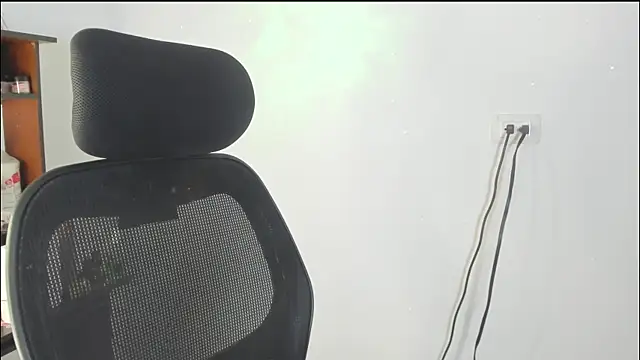 SofiaBermudez online show from October 20, 2025, 4:14 am