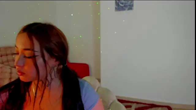 SofiaBermudez online show from December 17, 2025, 2:27 am