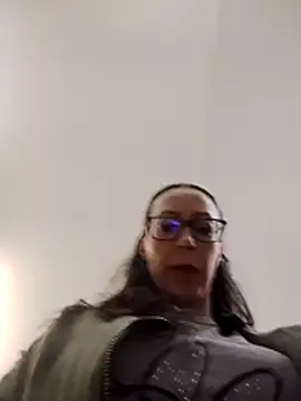 Astrid3 online show from April 21, 2026, 7:53 pm