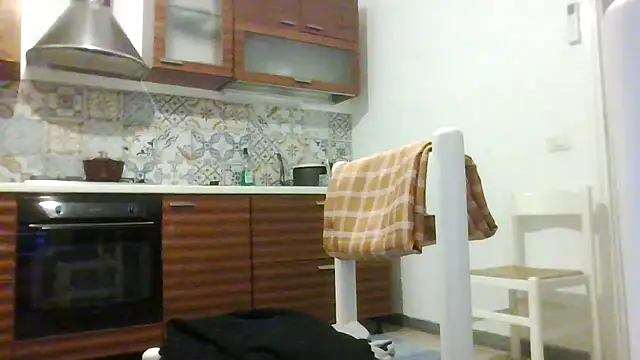 Astrid3 online show from December 18, 2025, 7:29 pm