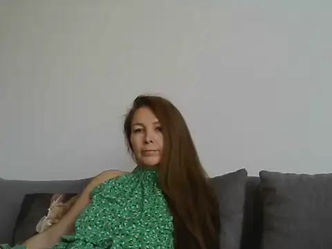 Avelinii online show from May 21, 2026, 8:44 am