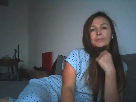 Avelinii online show from May 22, 2026, 2:59 pm