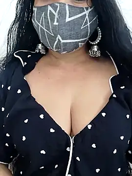 Snapshot of Girl_071 chatting on September 28, 2025, 10:00 am Girl 071 online show from September 28, 2025, 10:00 am