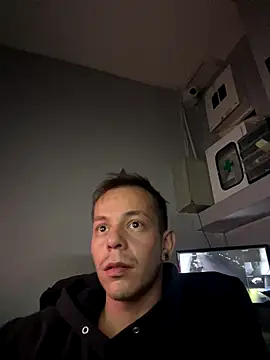 Snapshot of dimitryivanovv chatting on October 5, 2025, 9:00 am dimitryivanovv online show from October 5, 2025, 9:00 am