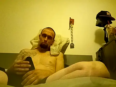 Snapshot of Nocturnal_Eros chatting on September 14, 2025, 6:47 am Nocturnal Eros online show from September 14, 2025, 6:47 am