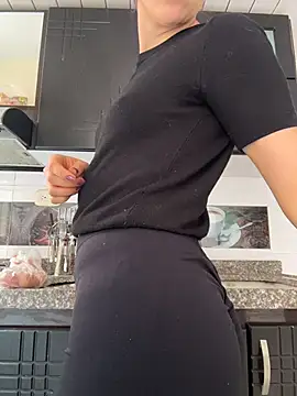 Viithoney online show from October 31, 2025, 1:08 pm