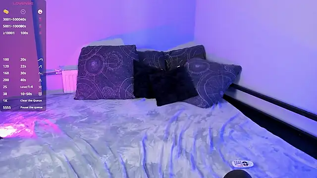 Snapshot of FlexyFox chatting on February 4, 2026, 5:52 pm FlexyFox online show from February 4, 2026, 5:52 pm