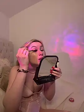 SexySaraxxoo online show from November 16, 2025, 5:06 pm