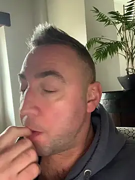 Snapshot of Marronglace1 chatting on February 18, 2026, 9:39 am Marronglace1 online show from February 18, 2026, 9:39 am