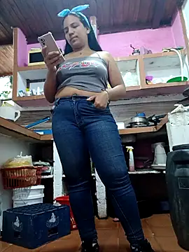 girlpee online show from November 3, 2025, 12:20 pm