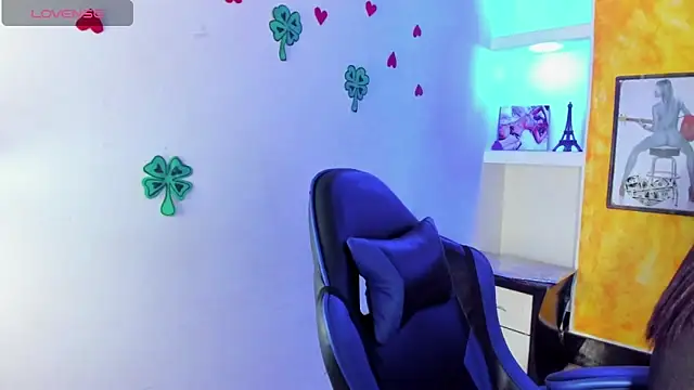 susan mooree online show from April 1, 2026, 9:01 pm