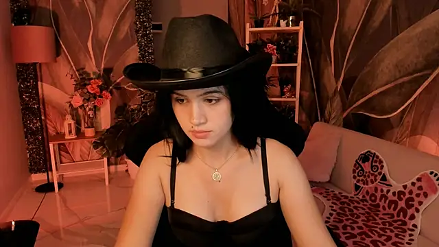 MonicaFarmer online show from September 18, 2025, 8:23 pm