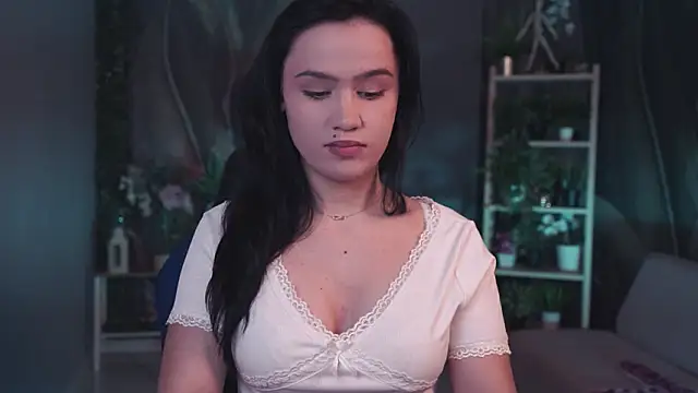 MonicaFarmer online show from March 5, 2026, 8:38 pm