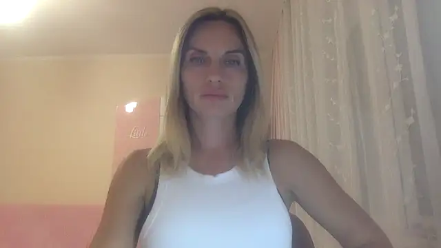 KarelliaStar online show from September 15, 2025, 7:03 pm