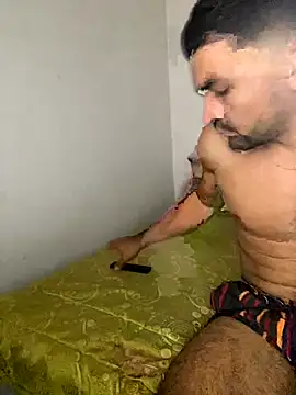 Snapshot of SantiGxxx33 chatting on September 30, 2025, 9:54 pm SantiGxxx33 online show from September 30, 2025, 9:54 pm