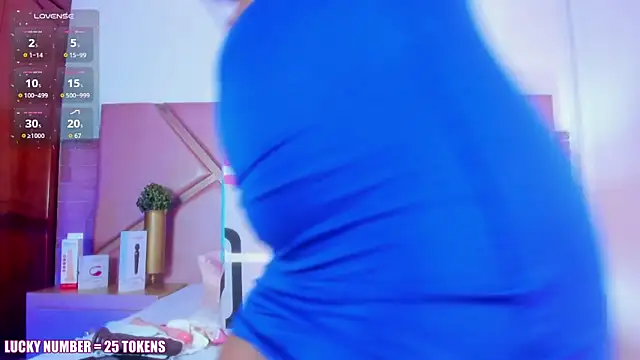 SophieSinclair online show from November 4, 2025, 12:42 pm