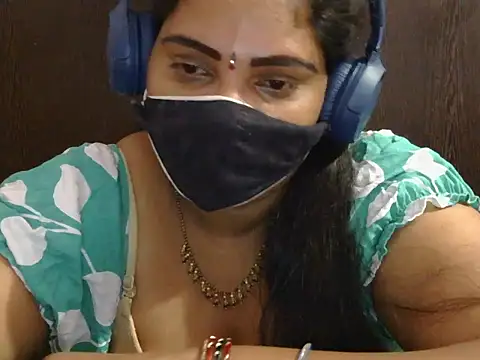 Snapshot of Nisha-telugu chatting on October 18, 2025, 7:27 pm Nisha-telugu online show from October 18, 2025, 7:27 pm