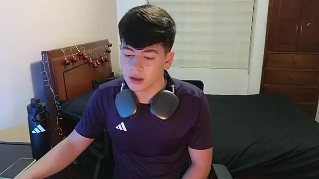 tightncuteass online show from November 21, 2025, 11:37 pm