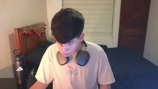 tightncuteass online show from November 26, 2025, 2:11 am