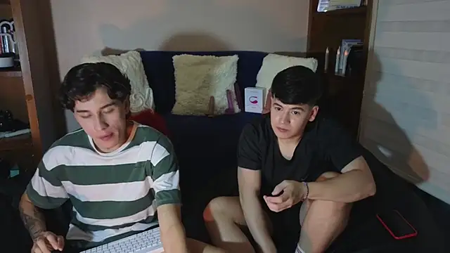 tightncuteass online show from December 19, 2025, 2:37 am