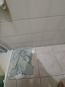 Snapshot of RoddieX chatting on October 3, 2025, 3:46 pm RoddieX online show from October 3, 2025, 3:46 pm