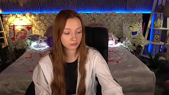 FoxyMayy online show from March 18, 2026, 1:46 pm