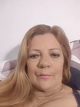 Snapshot of Casandra_Cruz chatting on October 15, 2025, 1:37 am Casandra Cruz online show from October 15, 2025, 1:37 am