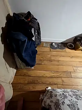 Snapshot of roi-du-silence chatting on October 2, 2025, 9:18 pm roi-du-silence online show from October 2, 2025, 9:18 pm